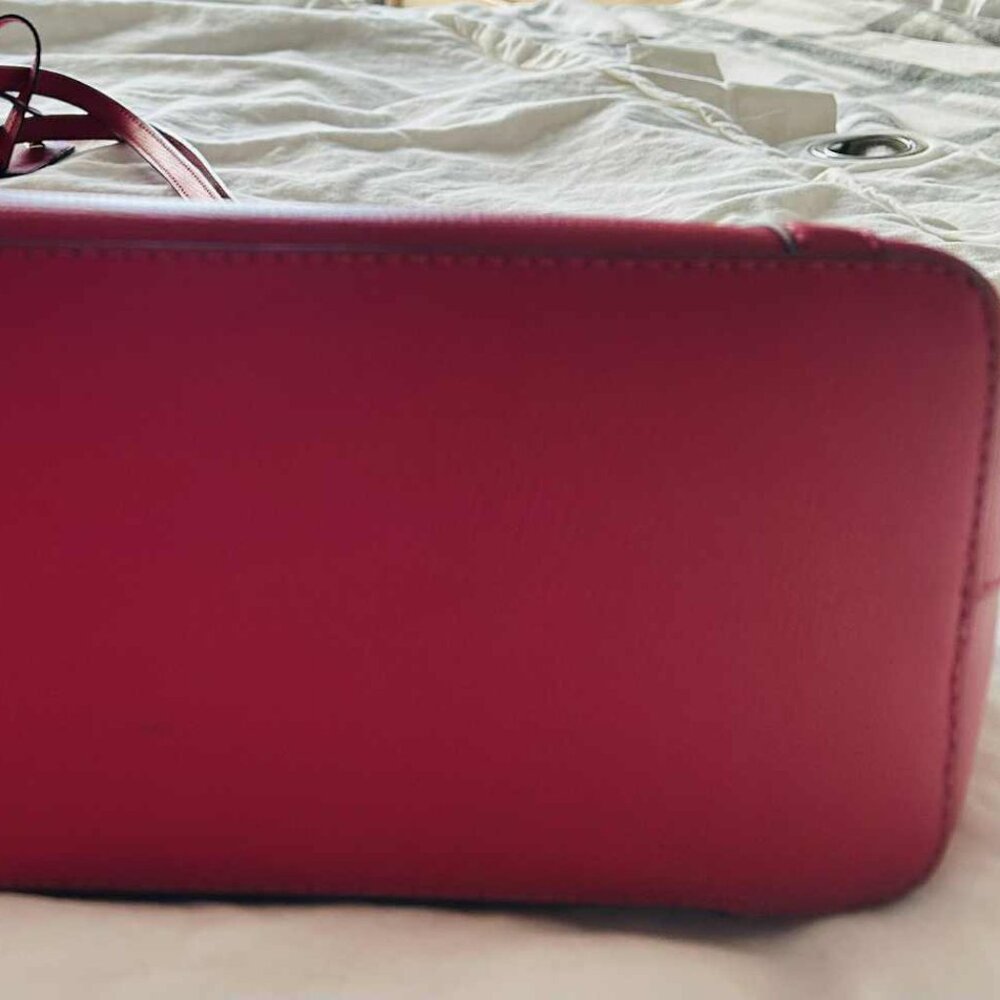 NWOT Kate Spade Red Cara Large Pebbled Leather Zip-Top Tote – US One Size - Picture 10 of 11